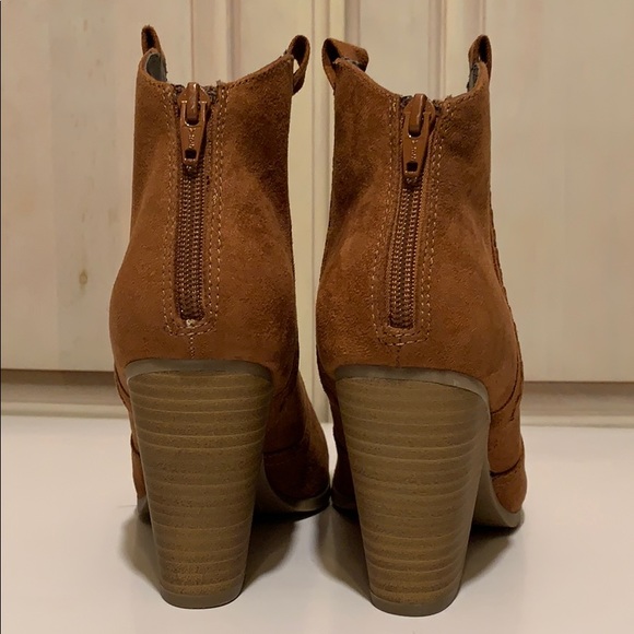 C Comfort Suede Booties / Ankle Boots • NEW - Picture 3 of 8